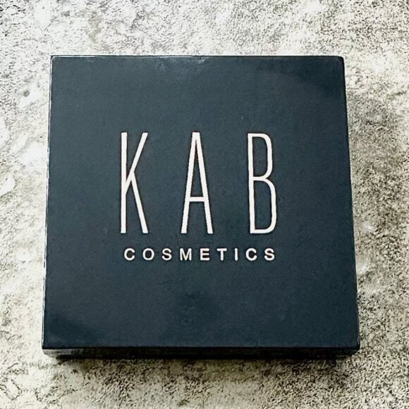 Brand New KAB Cosmetics Eyeshadow Quad in Naked - Sold Out - Picture 12 of 14